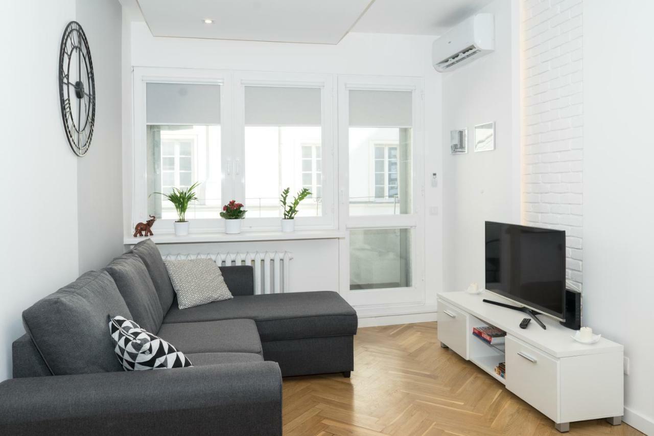 Old Town Grand Theatre Apartment 2 وارسو المظهر الخارجي الصورة